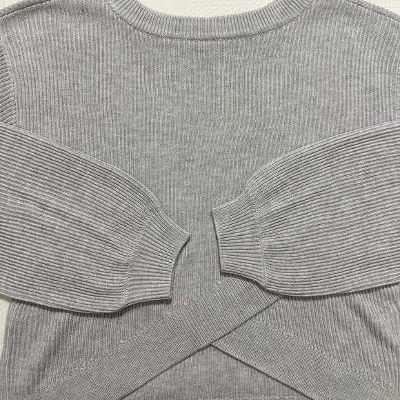NWOT Lululemon Reversible Crossover Sweater - Heathered Light Grey SZ 6 - Picture 6 of 7